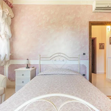 Re By Perle Di Puglia Vila